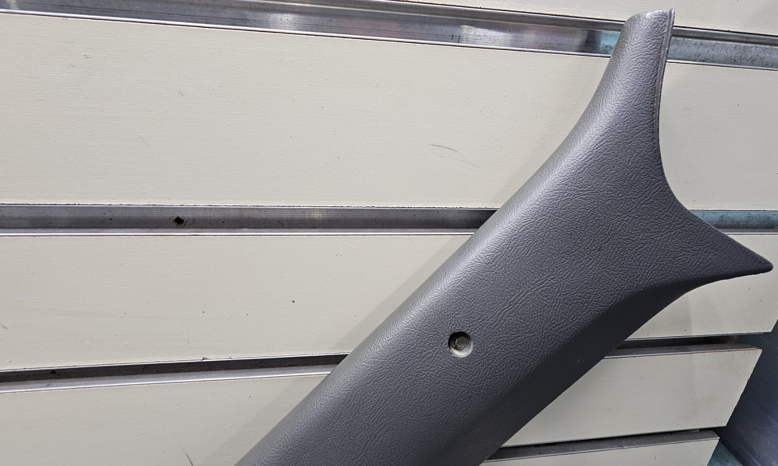 92-96 Ford F150 F250 BRONCO A Pillar Passenger RIGHT Roof Trim Molding GRAY p1