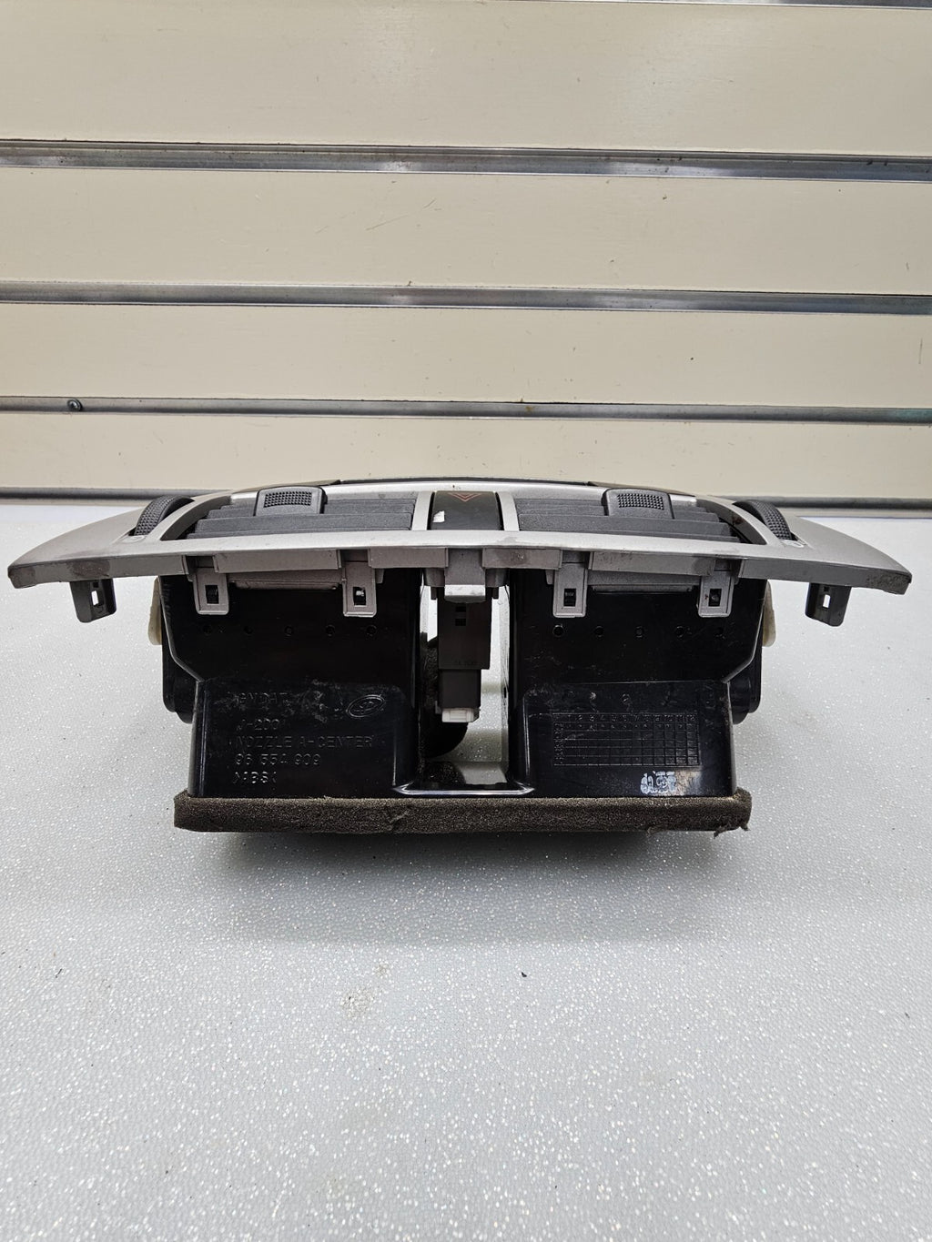 04-07ChevyOptra Dash Radio Climate Bezel Trim Temperature Heater Assembly Silver