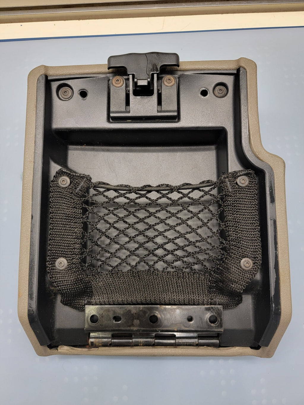🔥2006-2010 Jeep Commander Center Console Armrest Lid Assembly OEM TAN