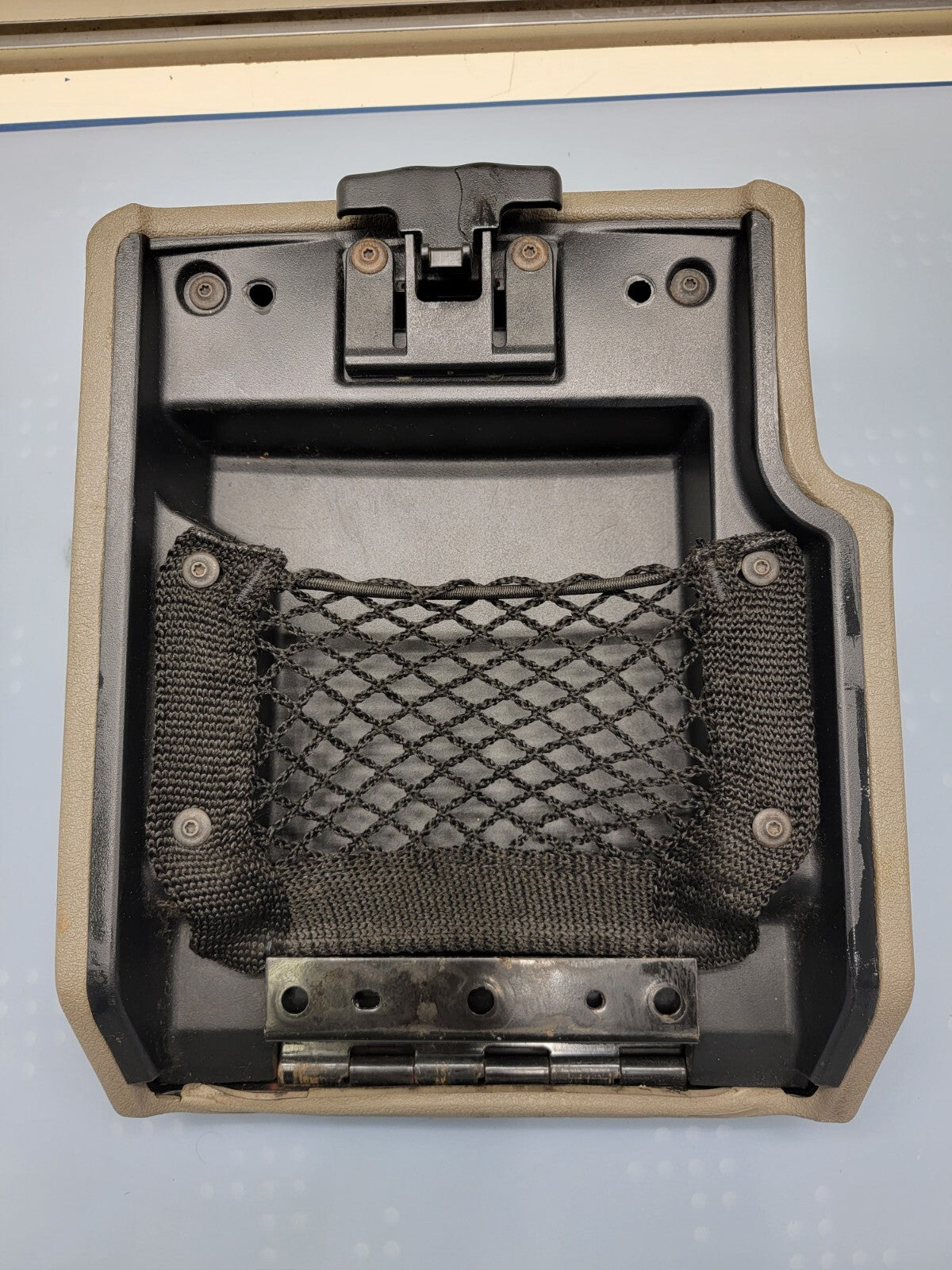 🔥2006-2010 Jeep Commander Center Console Armrest Lid Assembly OEM TAN
