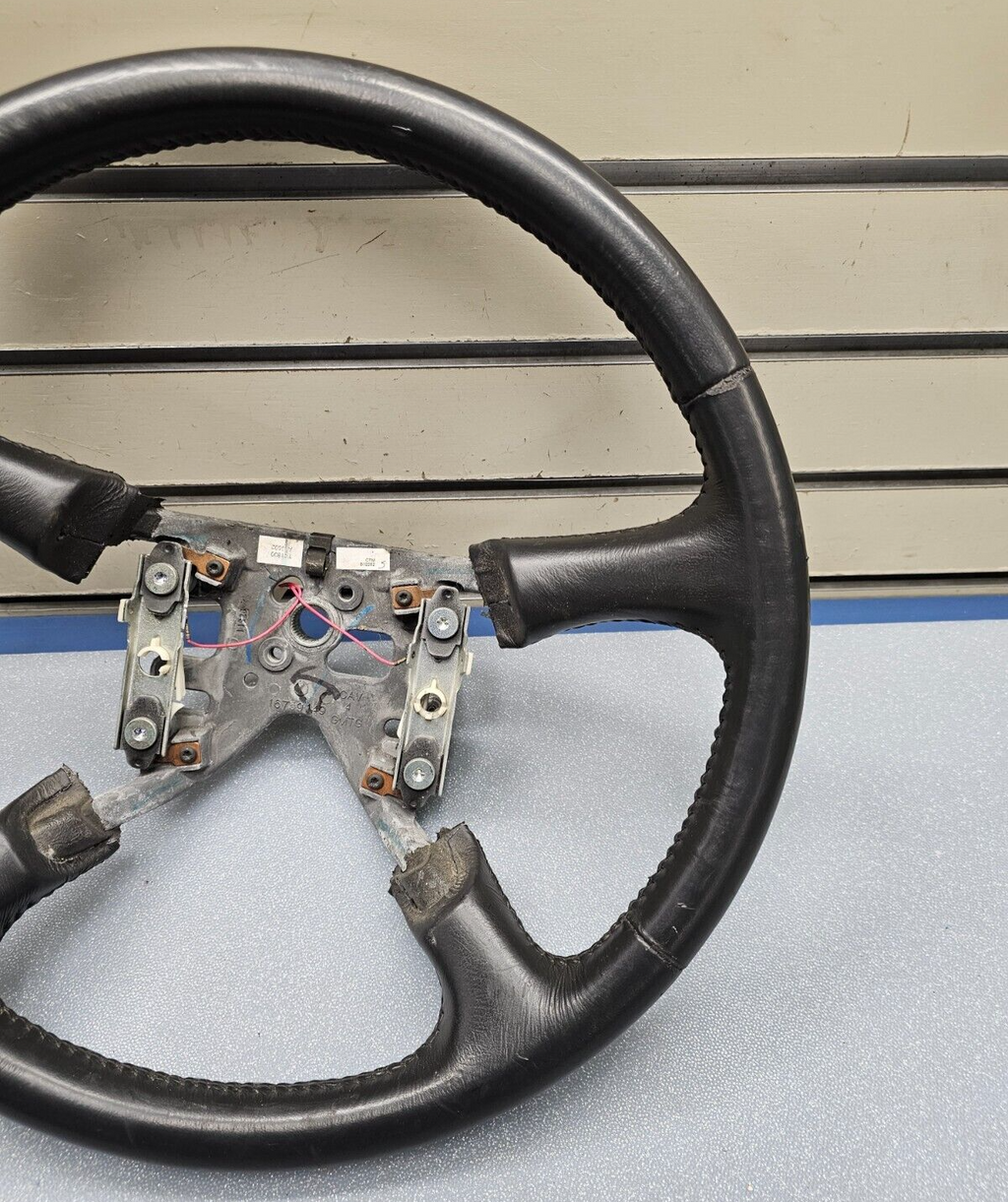 99-02 Chevy Silverado Tahoe Suburban Blazer SONOMA Steering Wheel Leather black