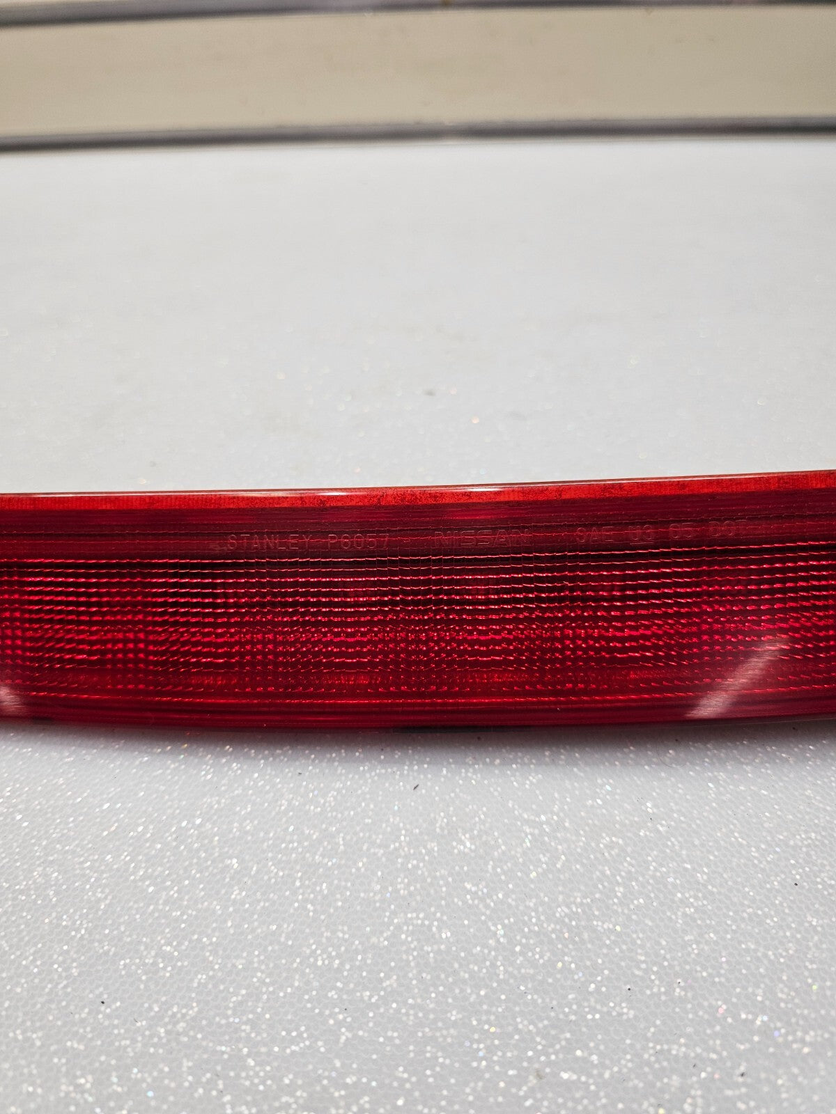 08-15 Nissan Rogue High Mounted Stop Third Brake Light Tail Light Lamp Assembly