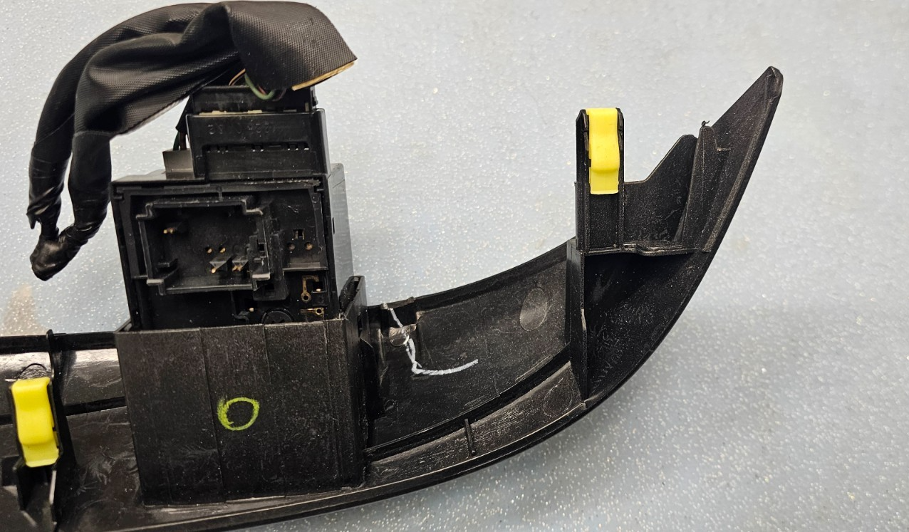 🔥04-10 Sienna Dash Left Driver Defrost Light Door Switch Trim Bezel Panel Black