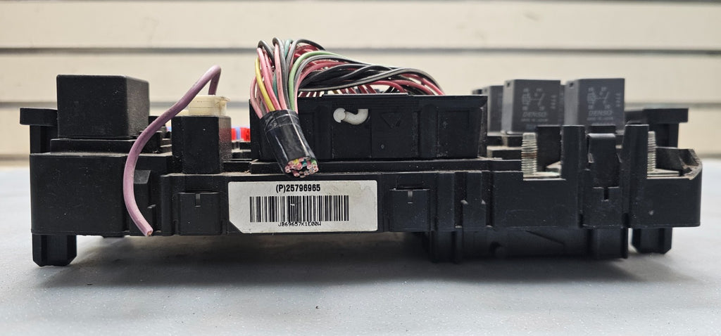 🔥06-07 HUMMER H3 FRONT ENGINE COMPARTMENT FUSE RELAY JUNCTION BOX OEM