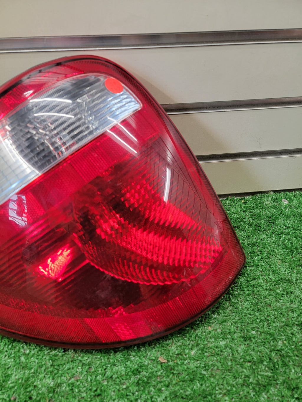 🔥04-07 Chrysler Town Country Dodge Grand Caravan Driver Tail light Assembly OEM