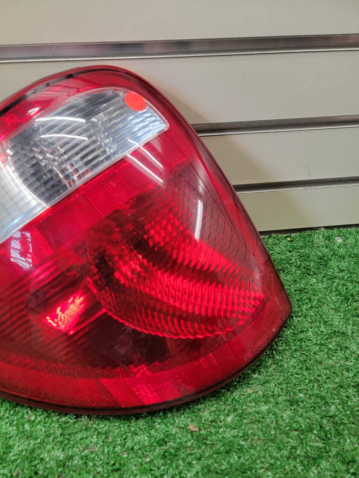 🔥04-07 Chrysler Town Country Dodge Grand Caravan Driver Tail light Assembly OEM