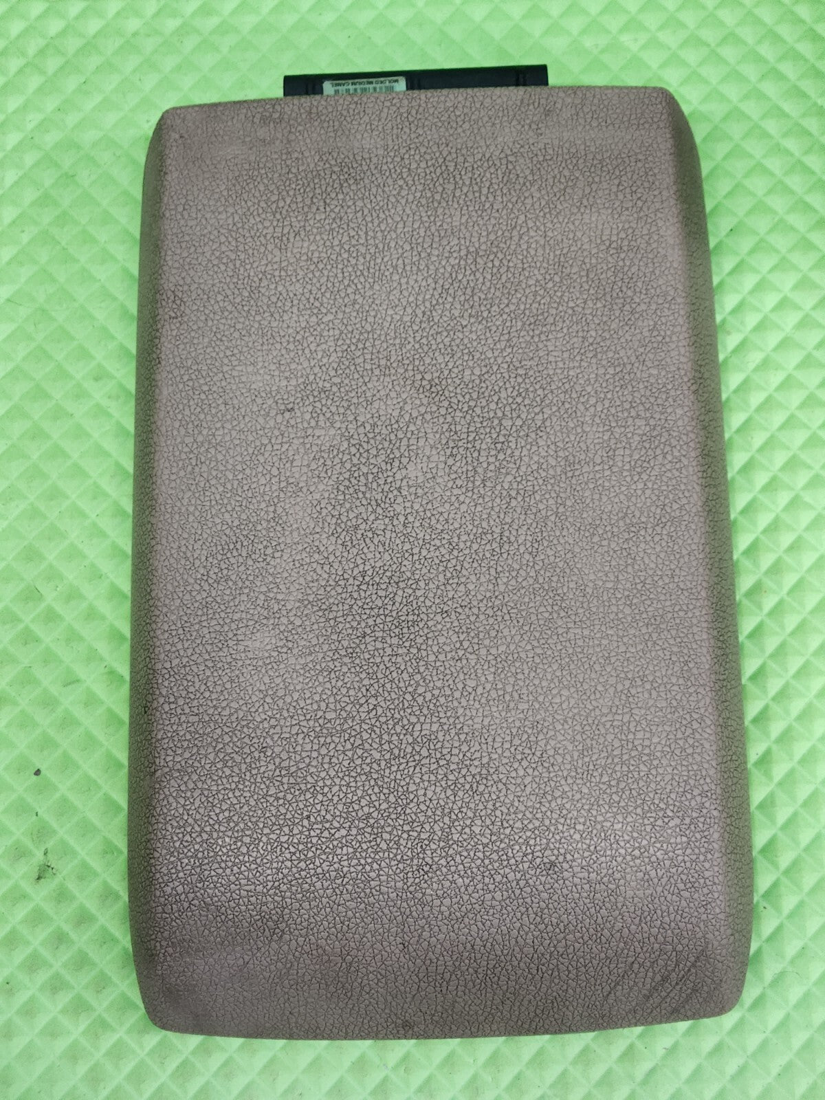 06-09 FORD EXPLORER MERCURY MOUNTINEER CENTER CONSOLE ARM RESTER LID DARK GRAY
