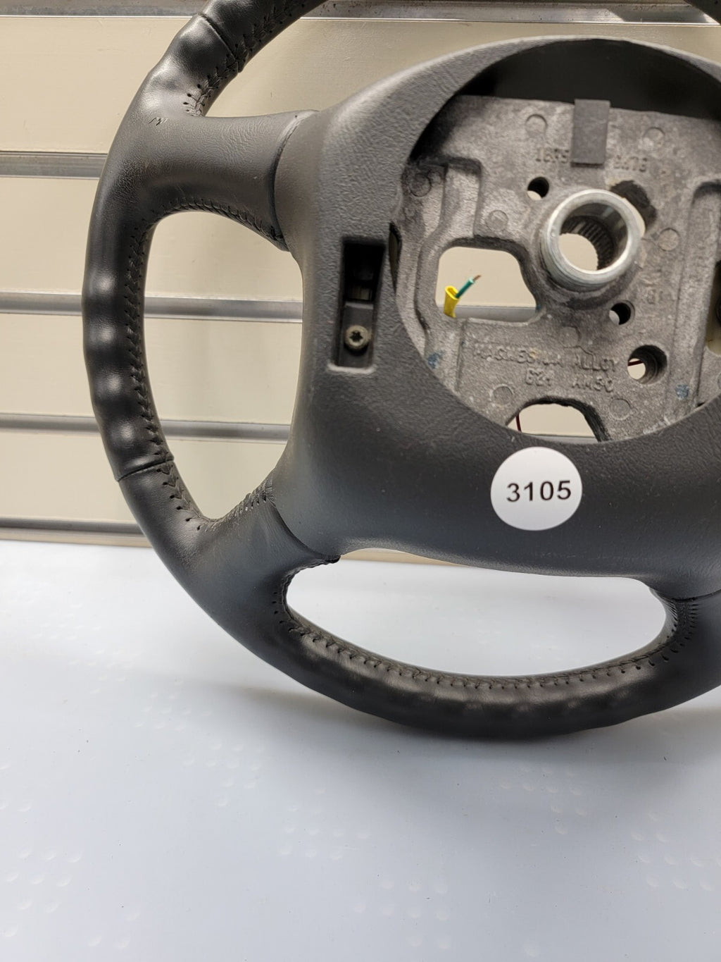 99-02 Chevy Silverado Tahoe Suburban Blazer SONOMA Steering Wheel Leather black