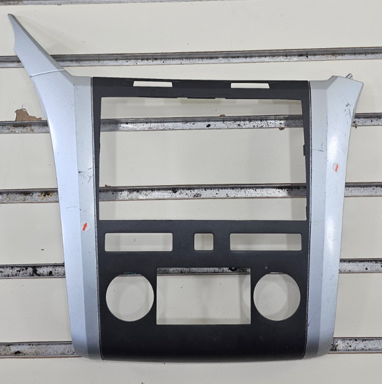 🔥09-12 Traverse Center Dash Radio Stereo Display Climate Control Bezel silver