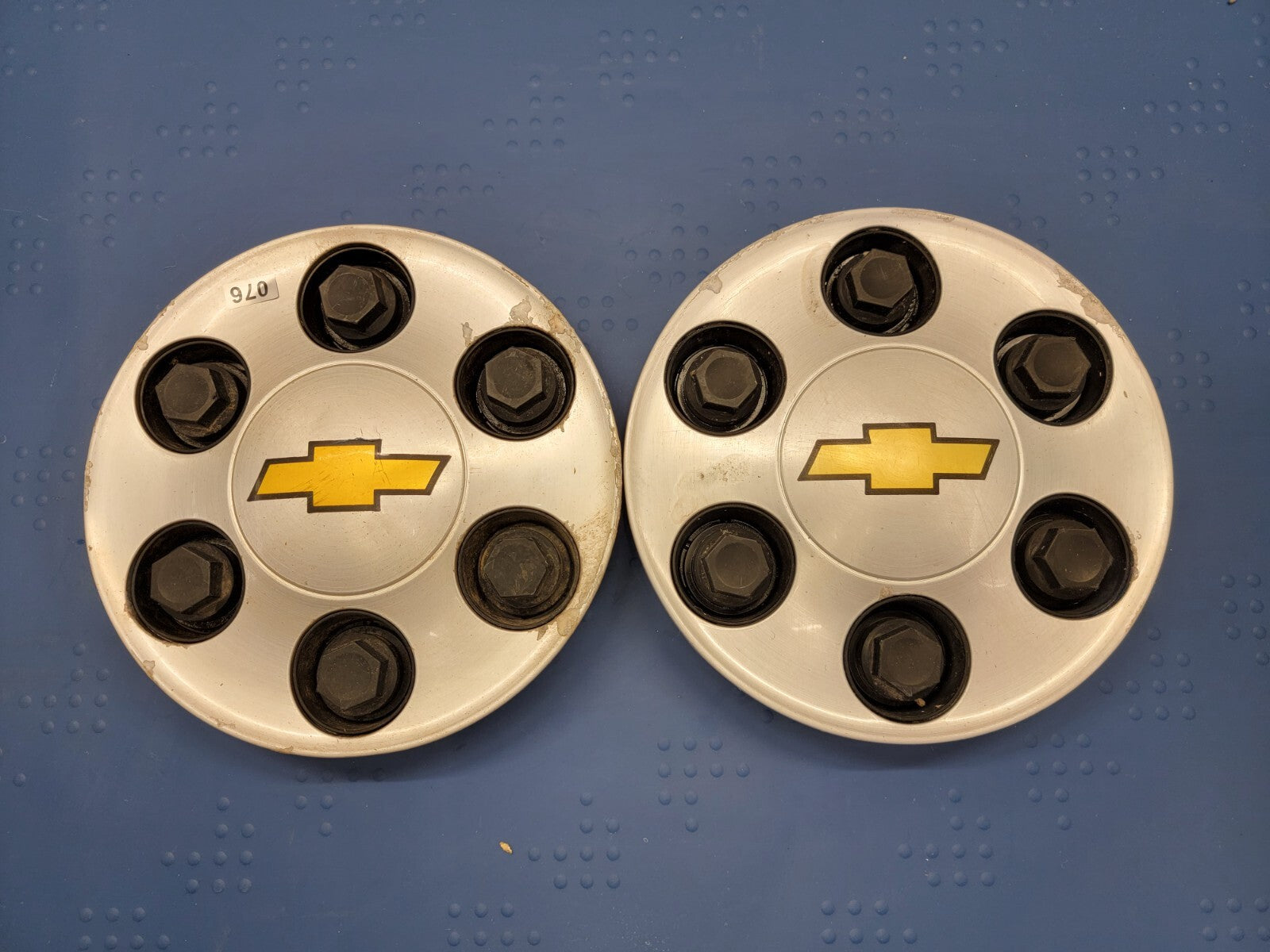2007-2014 Chevy Van Tahoe Avalanche Silverado Suburban Wheel Center Caps