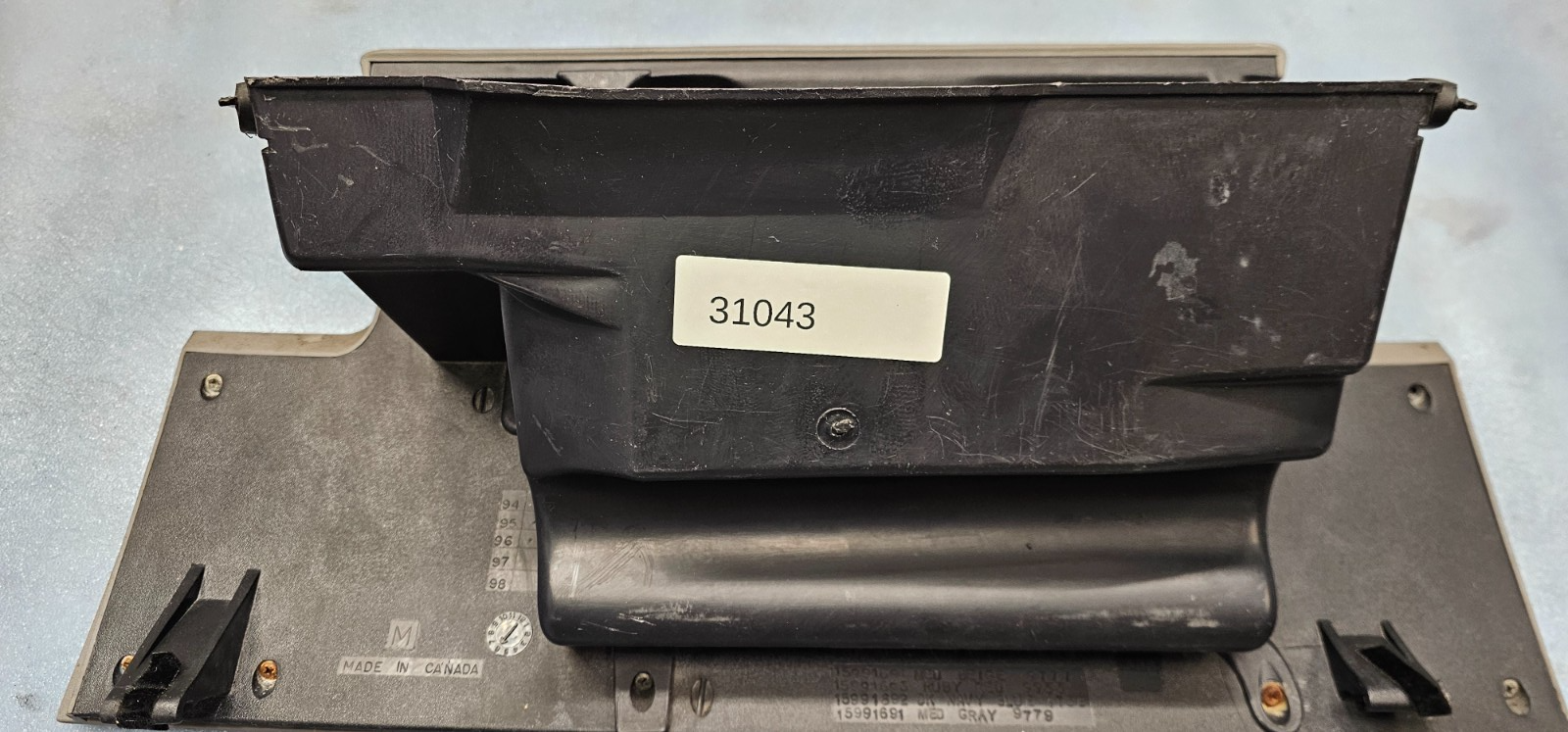 95-99 CHEVY GMC TRUCK SILVERADOC/K Glove Box Storage Compartment Assembly TAN