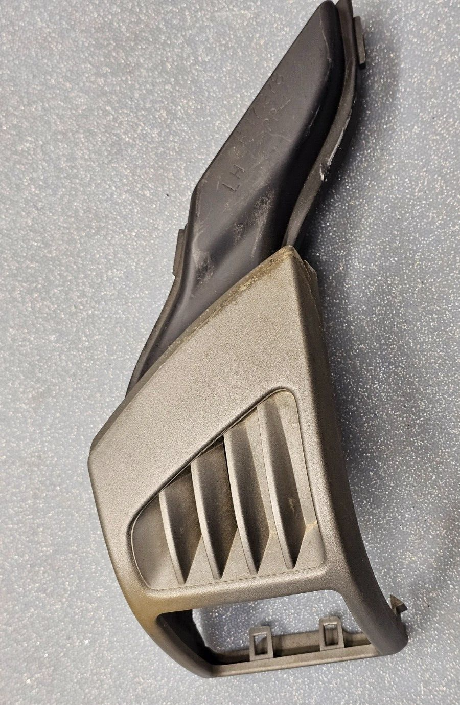 🔥04-12 Colorado Canyon Dash Left Driver Outer Air Vent Heater Conditioning Tan