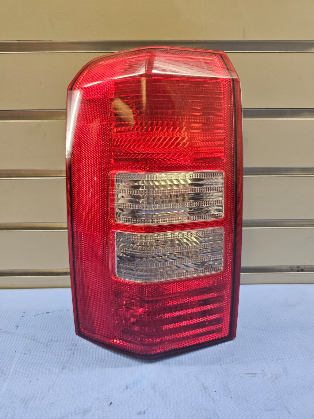 🔥08-17 Jeep Patriot Rear Left Driver Tail Brake Stop Light Lamp Assembly OEM