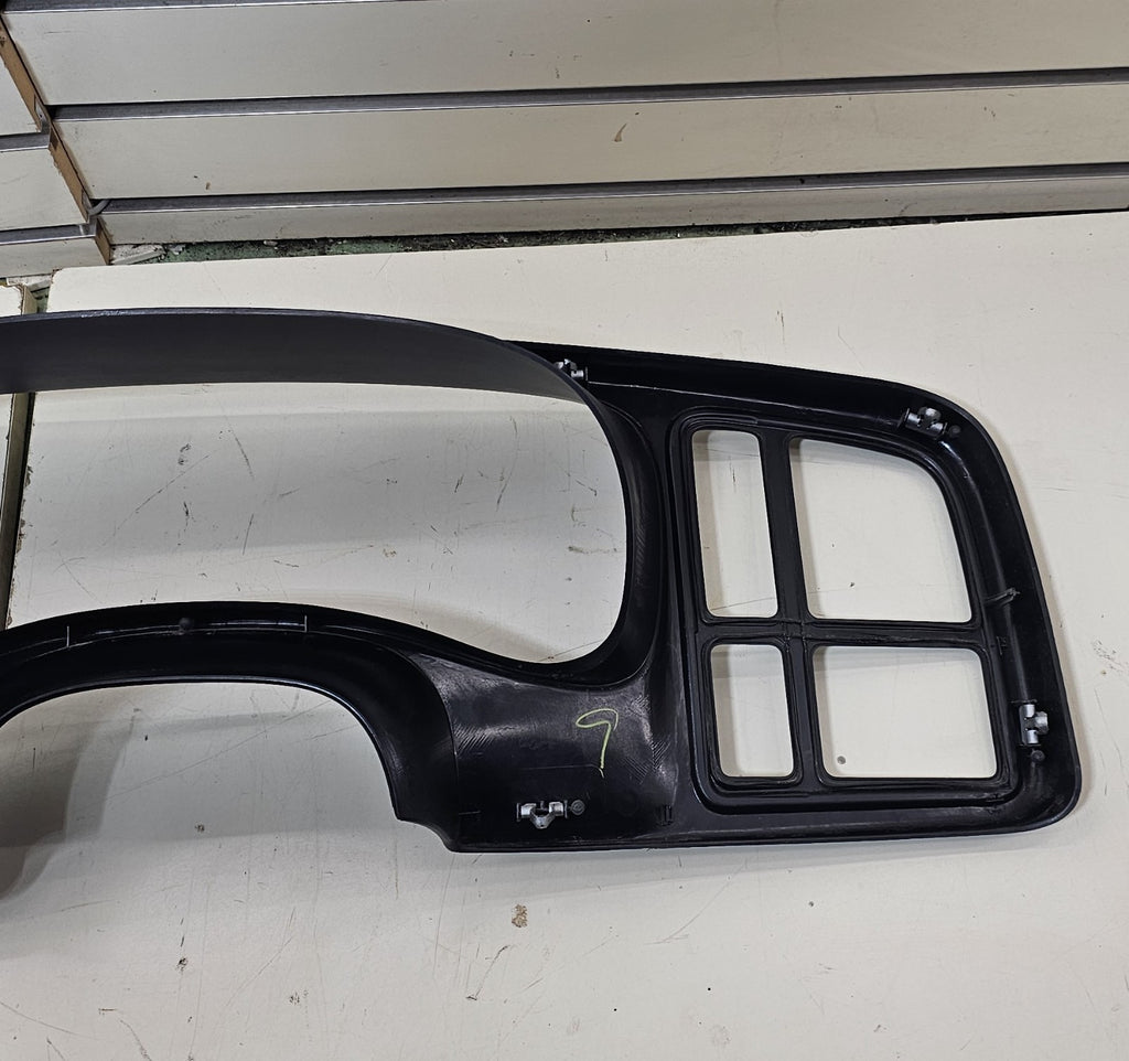 03-06 CHEVY GMC INSTRUMENT Cluster Speedo Dash Trim PANEL Radio Bezel Graphit C5