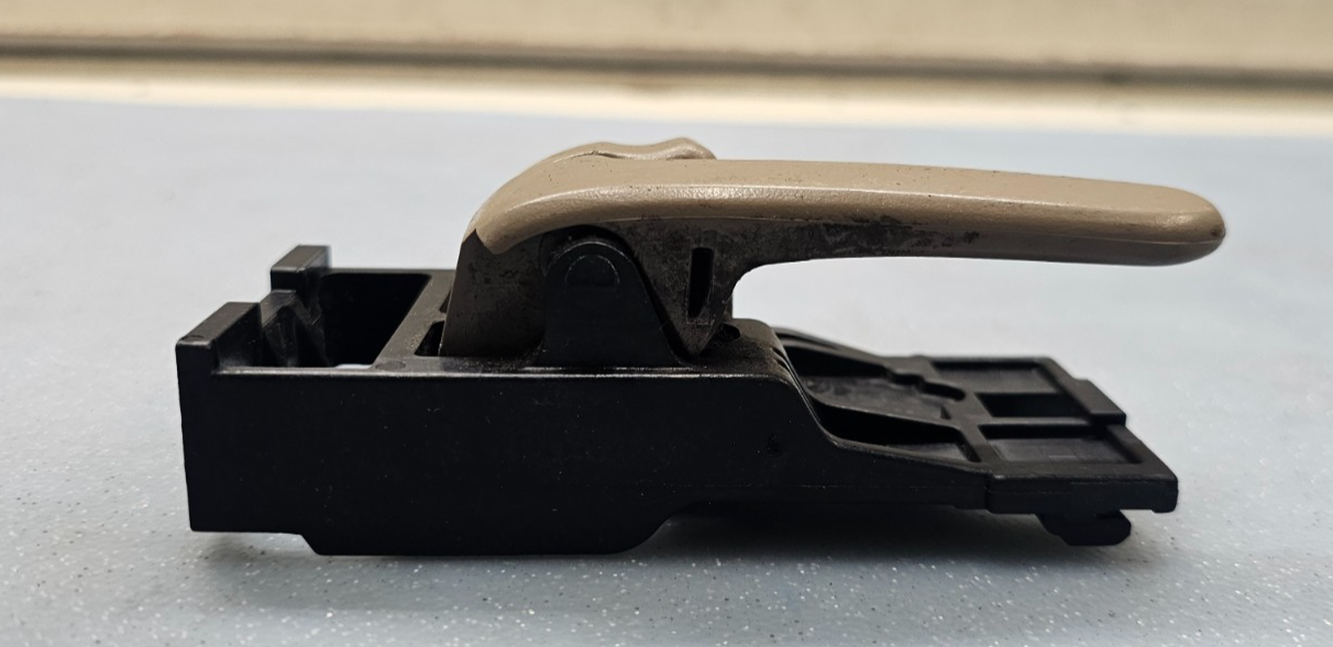 🔥1998-2003 Toyota Sienna Front Door Inside Handle Sub-Assembly Left Hand