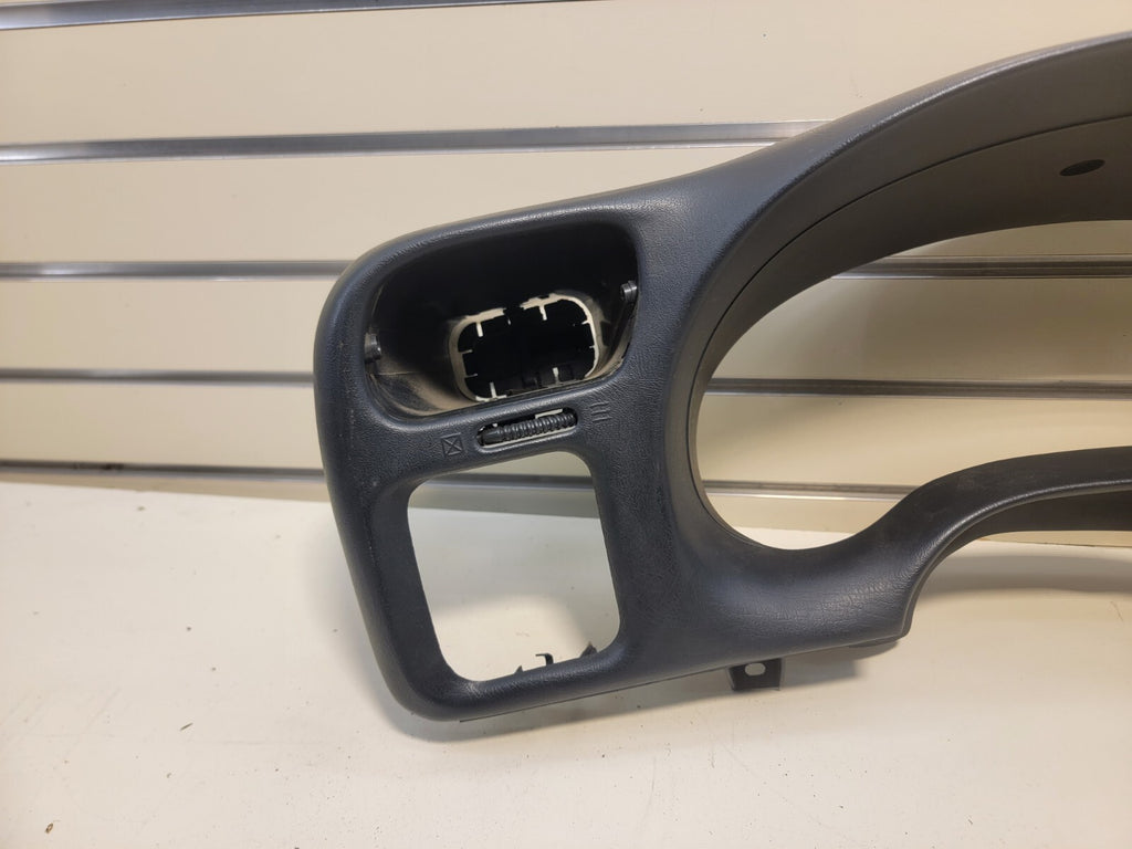 98-04 BLAZER S10 JIMMY SONOMA Cluster Dash Radio Bezel Black C8