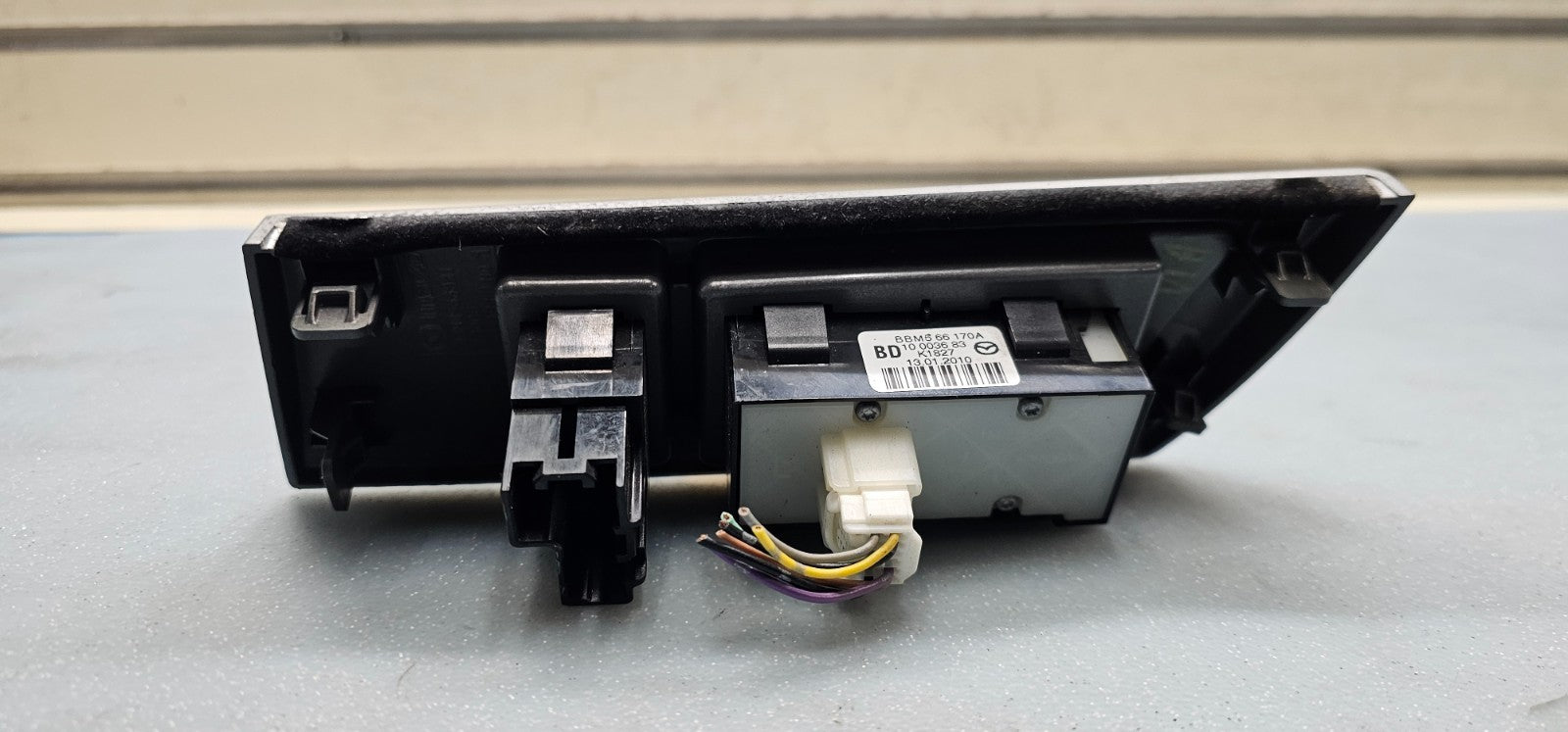 🔥10-13 MAZDA 3 FRONT LEFT DASHBOARD TRACTION CONTROL SWITCH SILVER