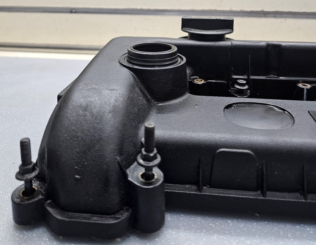 🔥2004-2005 Mazda 3/6 2.0 2.3 Engine Valve Cam Cover OEM