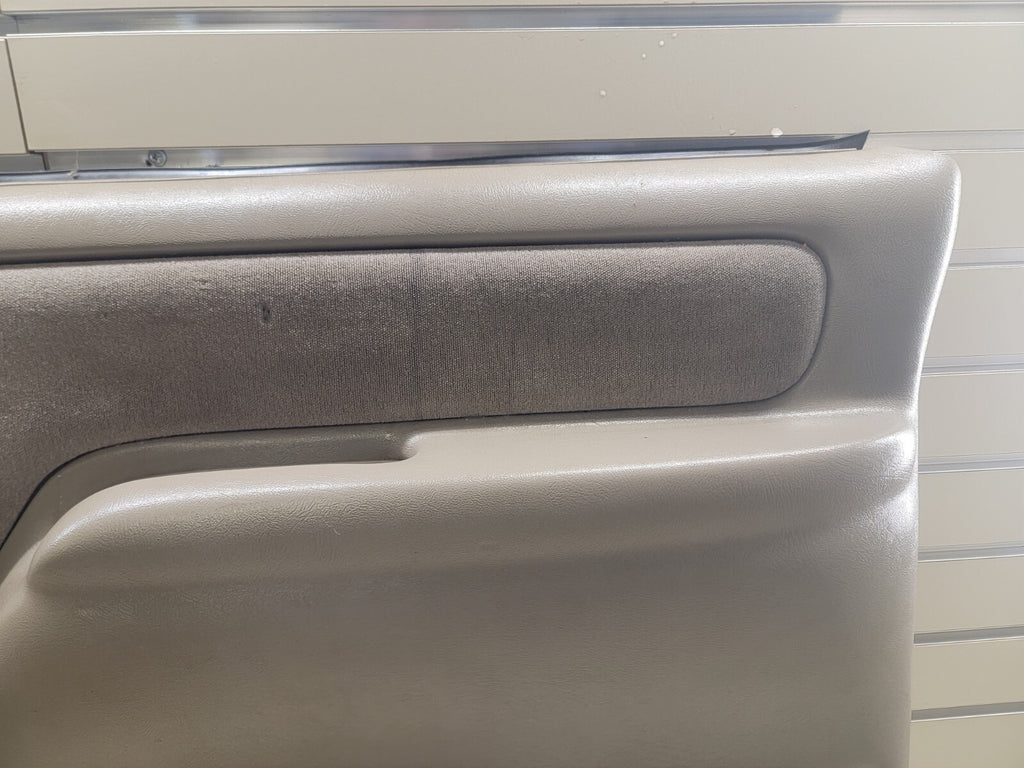 🔥95-99 Chevy GMC Silverado C/K DOOR PANEL Front RIGHT Passenger auto TAN R D2