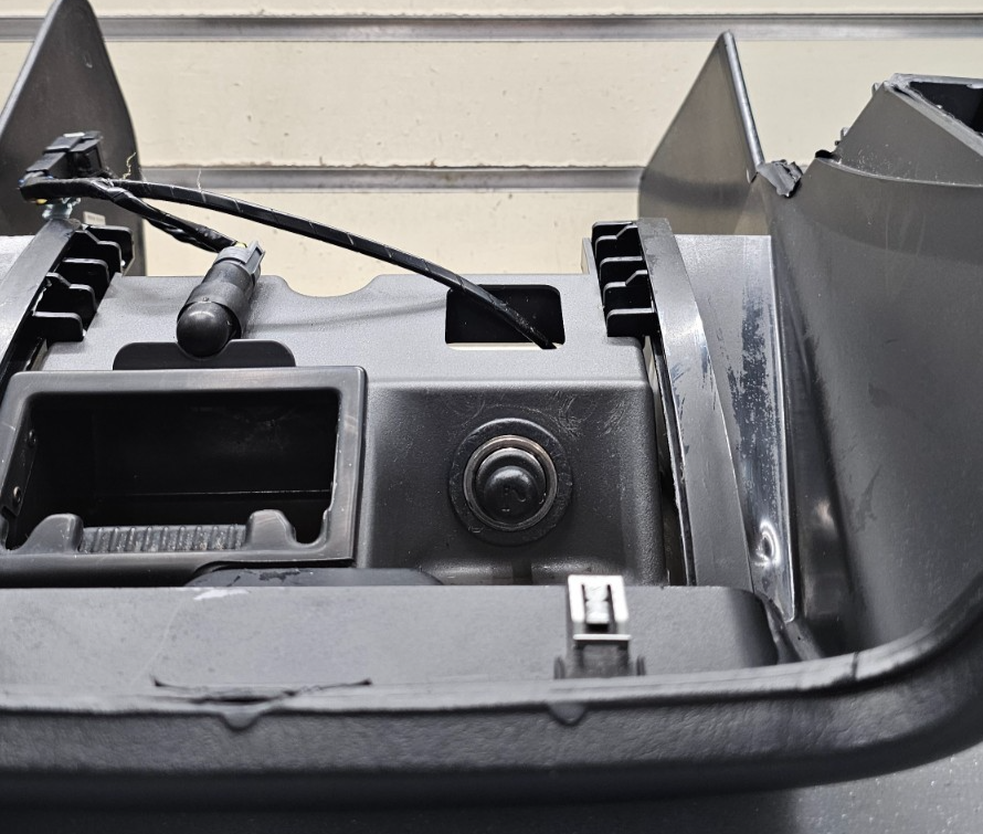 🔥00-05 CADILLAC DEVILLE FRONT ASH TRAY CENTER STORAGE CONSOLE OEM