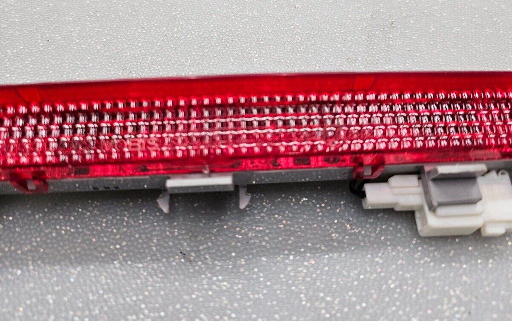 🔥2011-2014 HYUNDAI SONATA REAR HIGH MOUNT 3RD THIRD BRAKE STOP LIGHT LAMP OEM