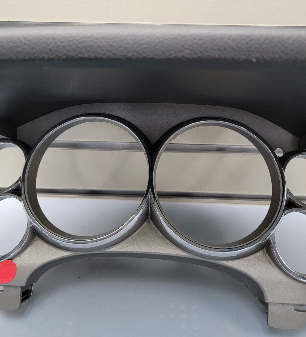 07-13 CHEVY SILVERADO DASH SPEEDOMETER INSTRUMENT GAUGE CLUSTER BEZEL TRIM B C21