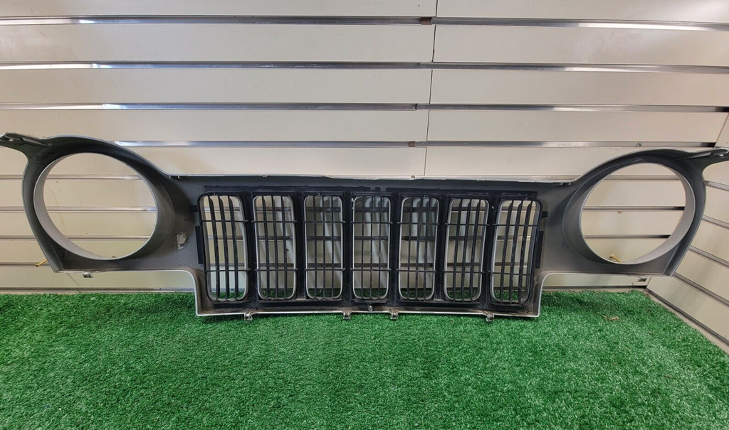 🔥02-04 Jeep Liberty KJ Top Front Upper Grille Assembly Chrome Panel Genuine OEM