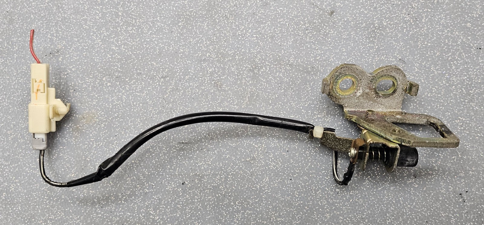 🔥95-98 Toyota Avalon 84-08 Corolla 87-08 Camry Steel Trunk Latch Striker OEM