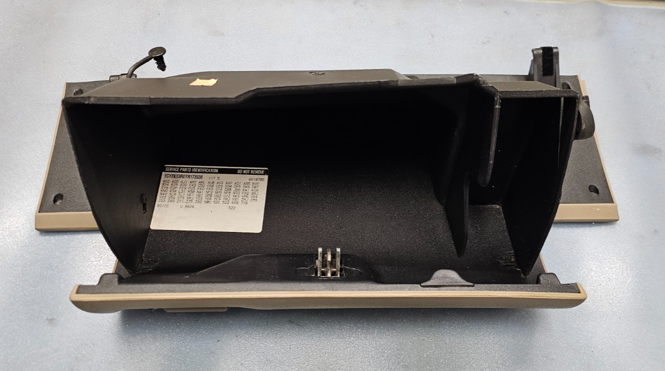 95-99 CHEVY GMC TRUCK SILVERADOC/K Glove Box Storage Compartment Assembly TAN G2