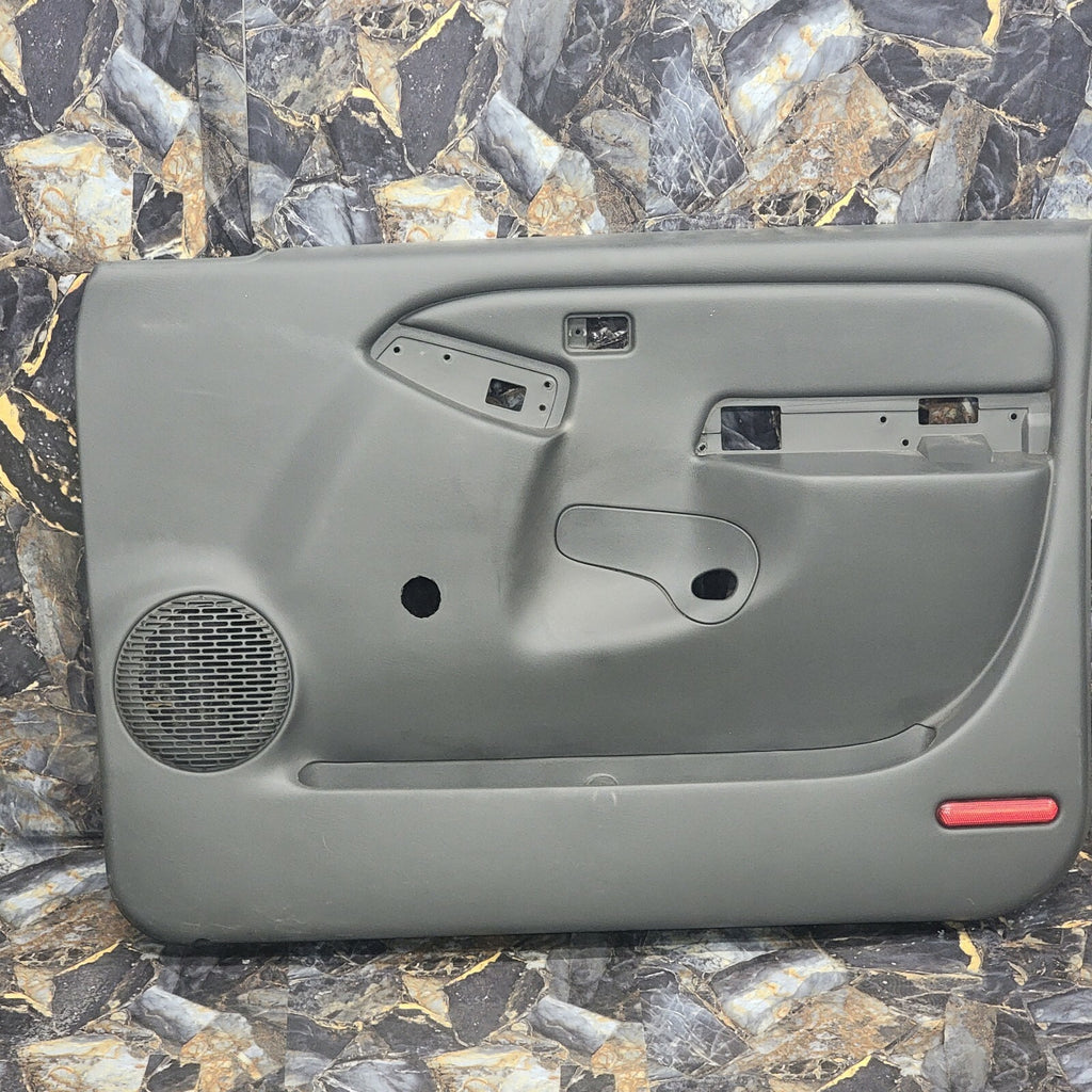 99-06 Silverado SIERRA Door Panel Front RIGHT Passenger No Arm DK GRAY manual D3