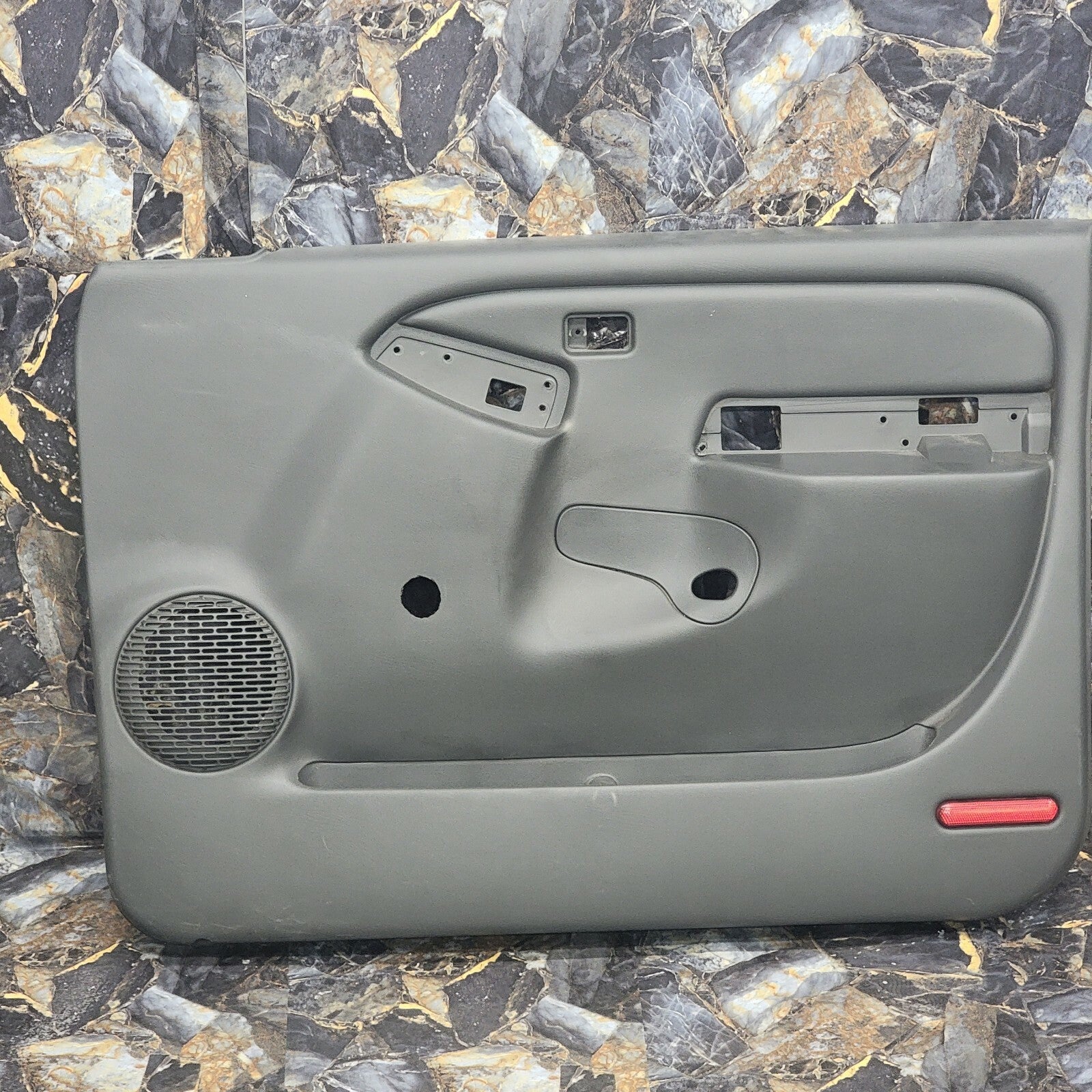 99-06 Silverado SIERRA Door Panel Front RIGHT Passenger No Arm DK GRAY manual D3
