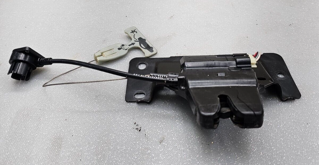 03-06 Lincoln Town Car Trunk Latch Release Actuator Deck Lid Door Lock Assembly
