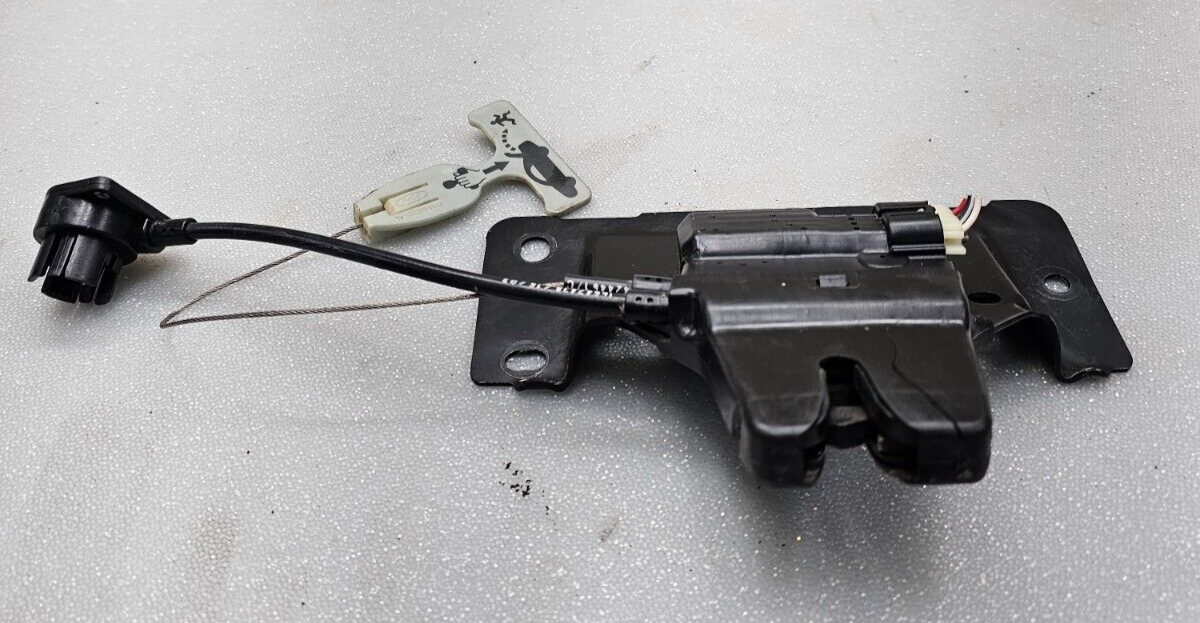 03-06 Lincoln Town Car Trunk Latch Release Actuator Deck Lid Door Lock Assembly