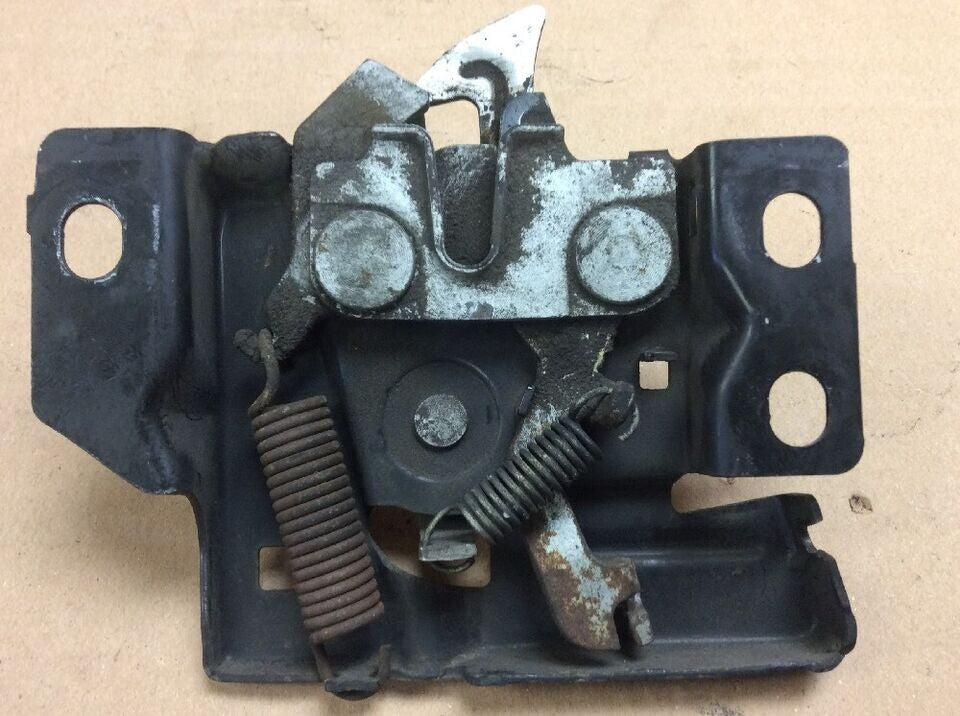 🔥1999 - 2000 HONDA CIVIC  Hood Latch Release Assy. Used OEM