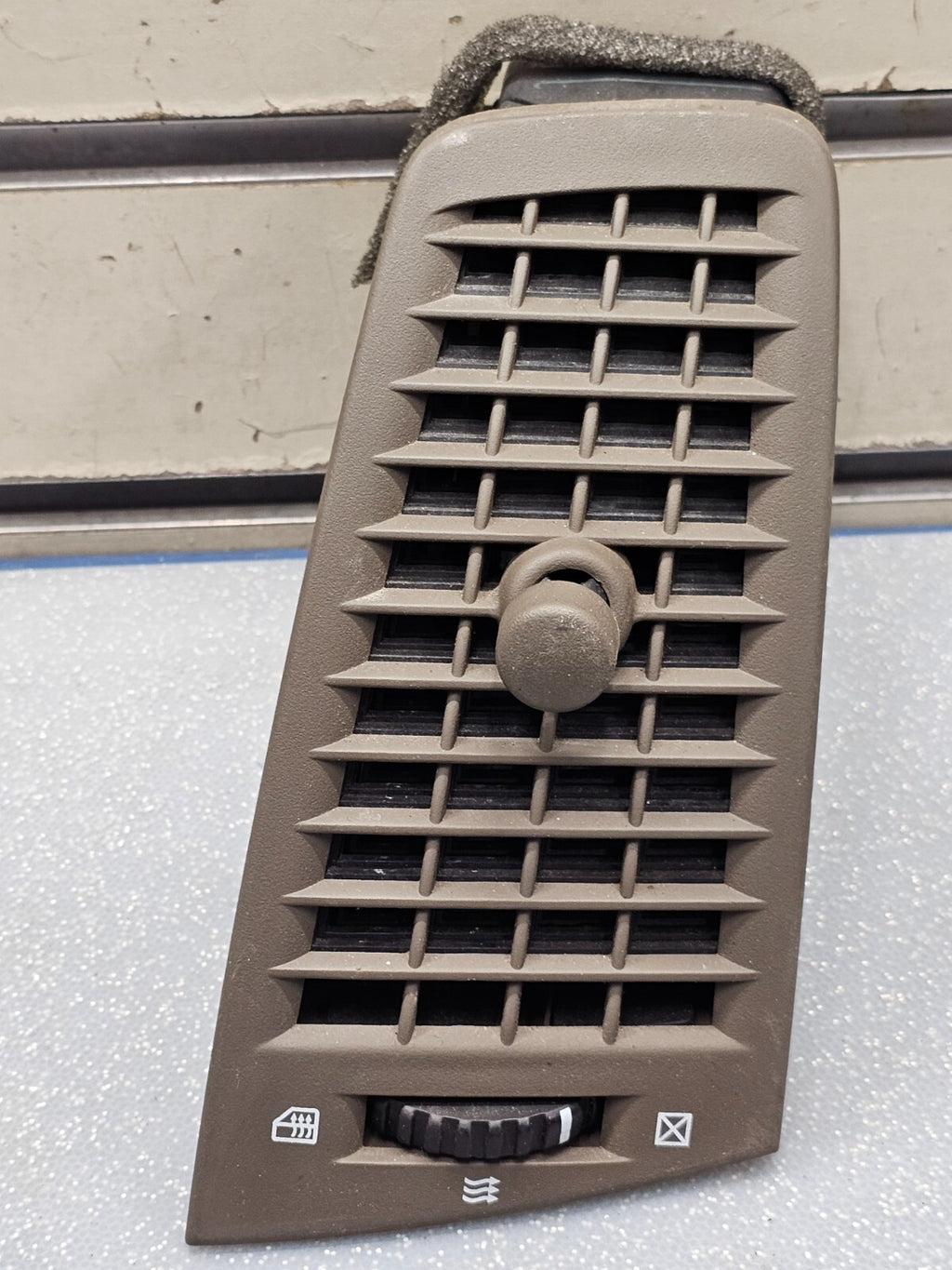 03-07 Cadillac CTS SRX Dash Left Driver Master Air Vent Heater Conditioning Tan