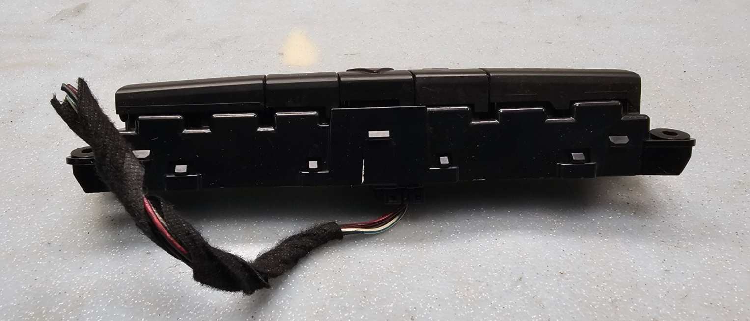 🔥06-08  CHRYSLER PT CRUISER CENTER DASH HAZARD DEFROST CONTROL SWITCH BLACK