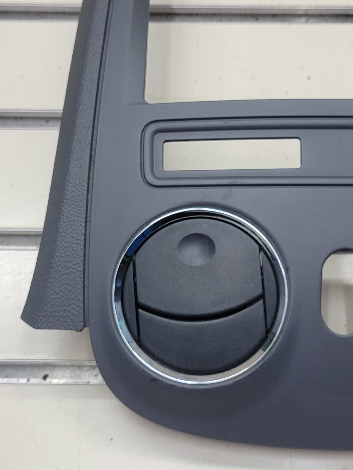 🔥2006-2011 Chevrolet HHR Center Dash Radio Trim w Vents B37 grey