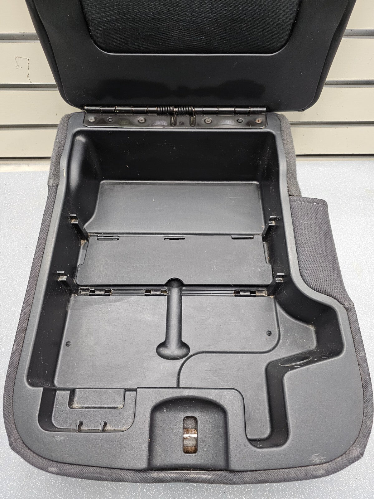 🔥02-08 Dodge RAM Center Console Jump Seat ARMREST Lid Leather/Cloth Black JS7