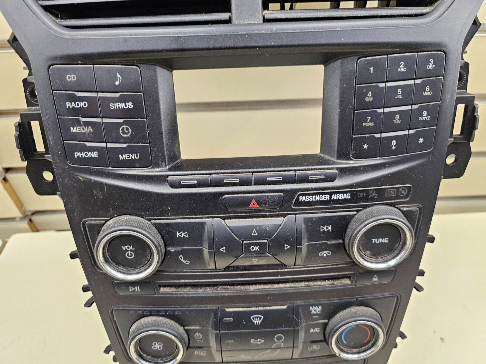 🔥16-18 FORD EXPLORER DASH CD FM RADIO BEZEL CLIMATE TEMPERATURE CONTROL PANEL