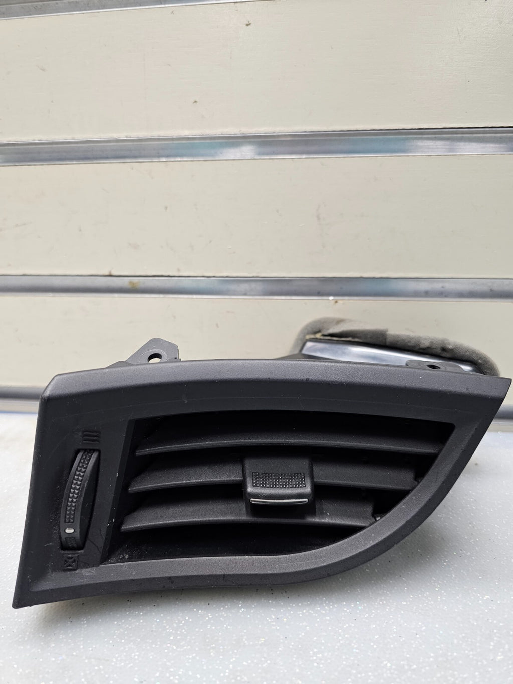 🔥2010-2013 Buick Lacrosse Front Left Driver Side Dashboard Air Vent Grille OEM