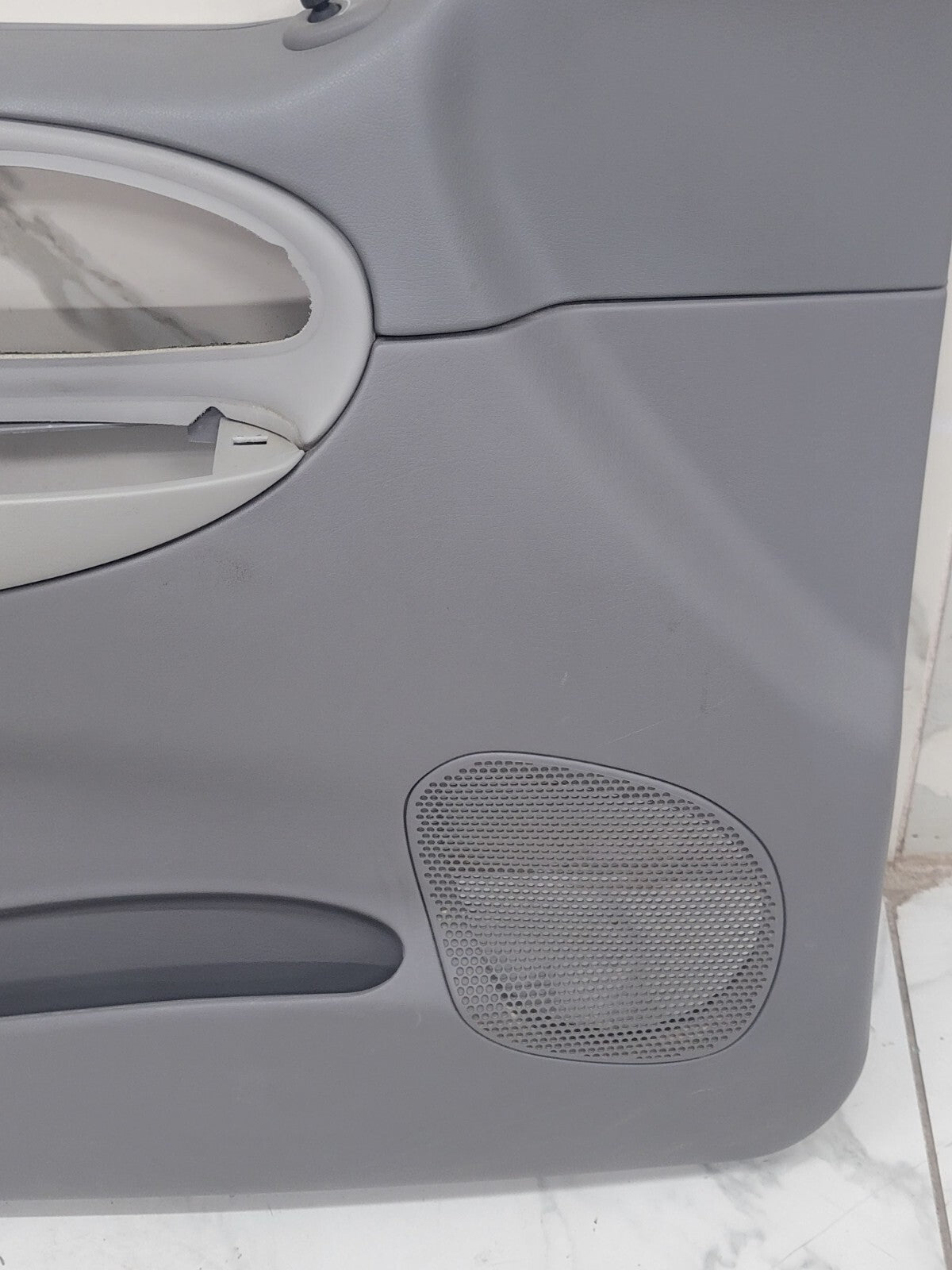 🔥02-09 CHEVY TRAILBLAZER Door Panel  Front LEFT Driver armrest GRAY - silver D8