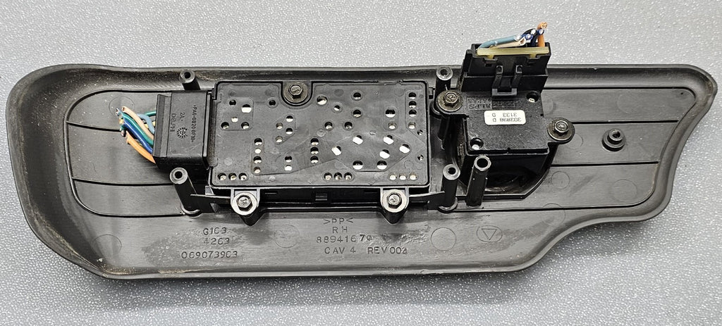 🔥03-06 SILVERADO SIERRA Front right  Power Seat Adjuster Heat SWITCH Bezel OEM