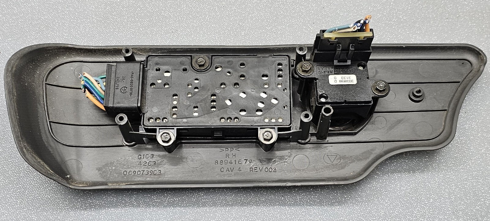 🔥03-06 SILVERADO SIERRA Front right  Power Seat Adjuster Heat SWITCH Bezel OEM