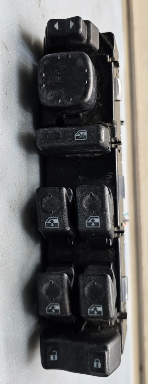 03-06 Silverado Sierra Power Left Driver Master Window Switch Assembly Black WS4