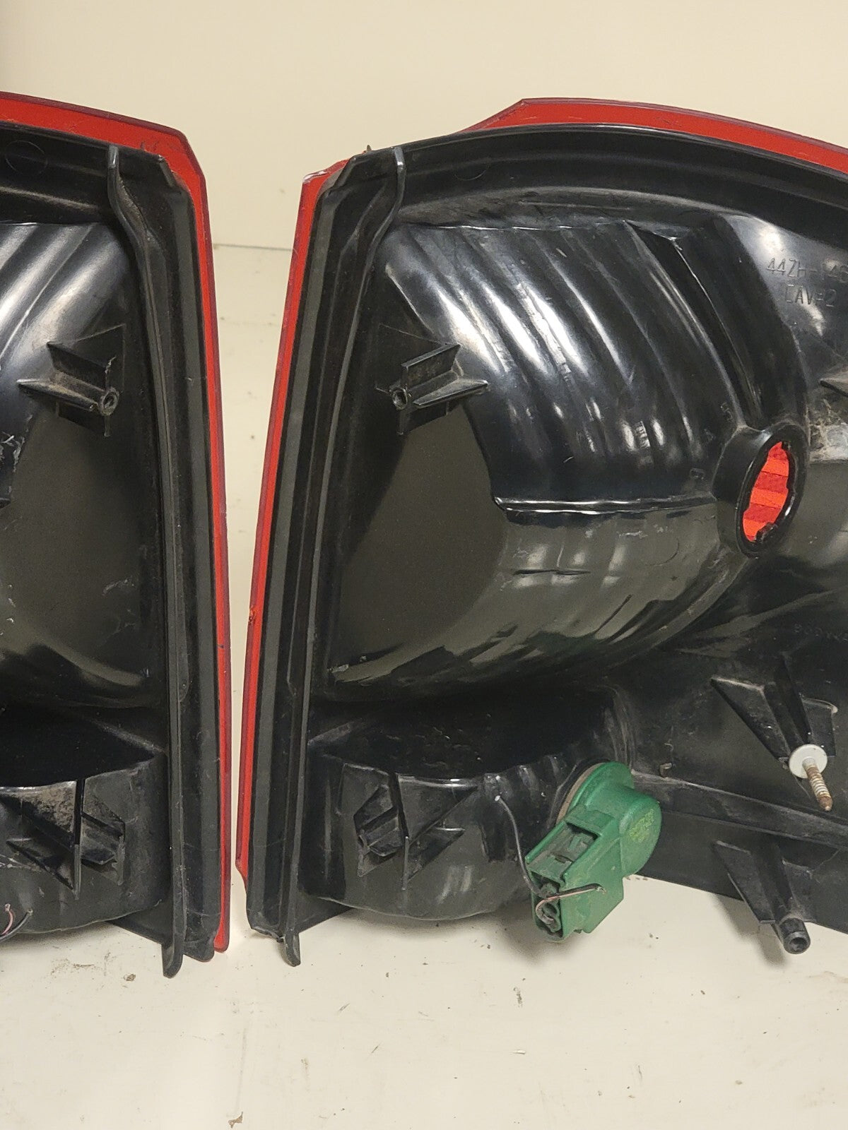 🔥2002-2005 Ford Explorer Tail Light Taillight Oem SET