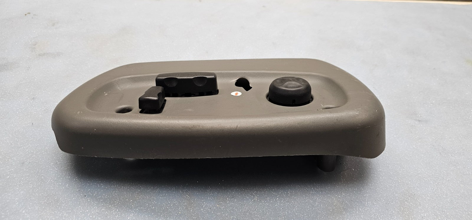 🔥2002-2005 GMC Envoy Power Directional Seat Switch LEFT DRIVER Side GRAY OEM