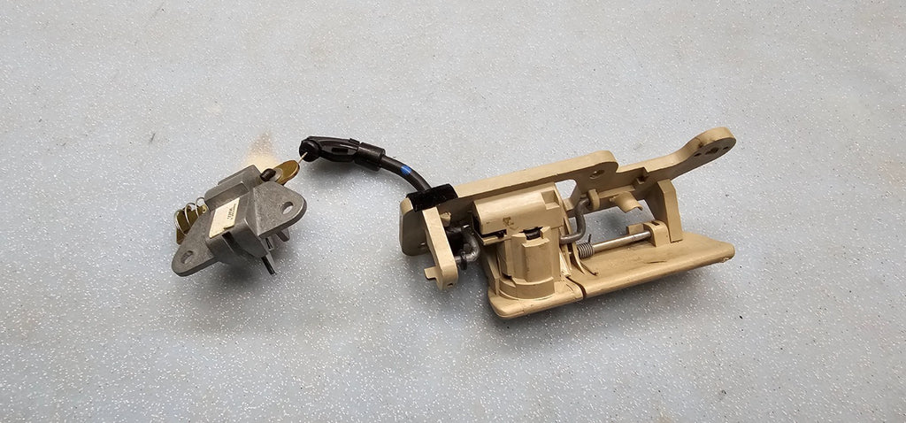 🔥00-05 DEVILLE GLOVE STORAGE COMPARTMENT BOX LATCH LOCK HANDLE ASSEMBLY TAN