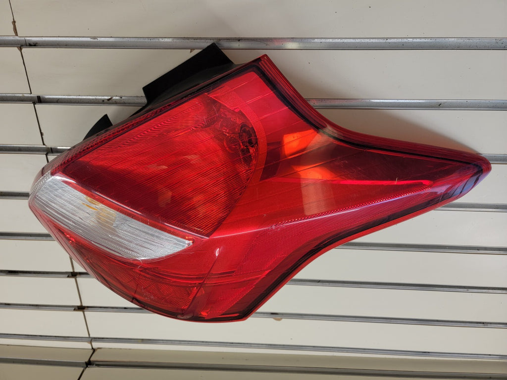 🔥2012-2014 Ford Focus Hatchback Tail Light taillight right passenger side