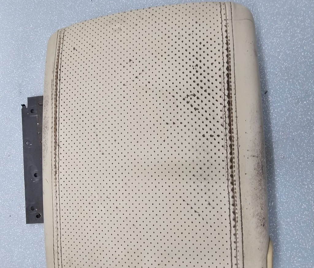 03-06 Escaladed Yukon Center Console Armrest Lid Storage Cover Assembly TAN L8