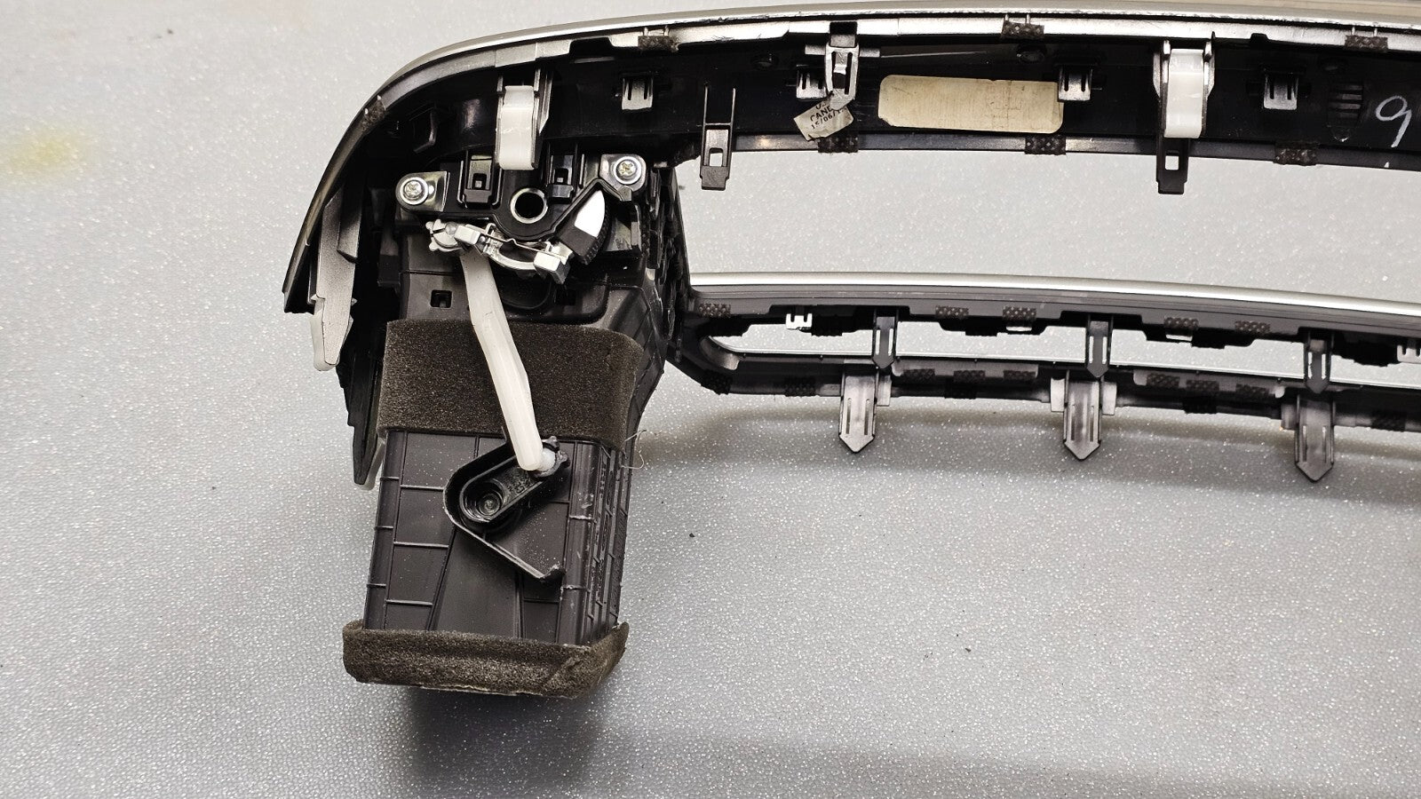 🔥16-18 KIA SORENTO RADIO CENTER DASH SURROUND BEZEL TRIM VENTS Assembly Silver